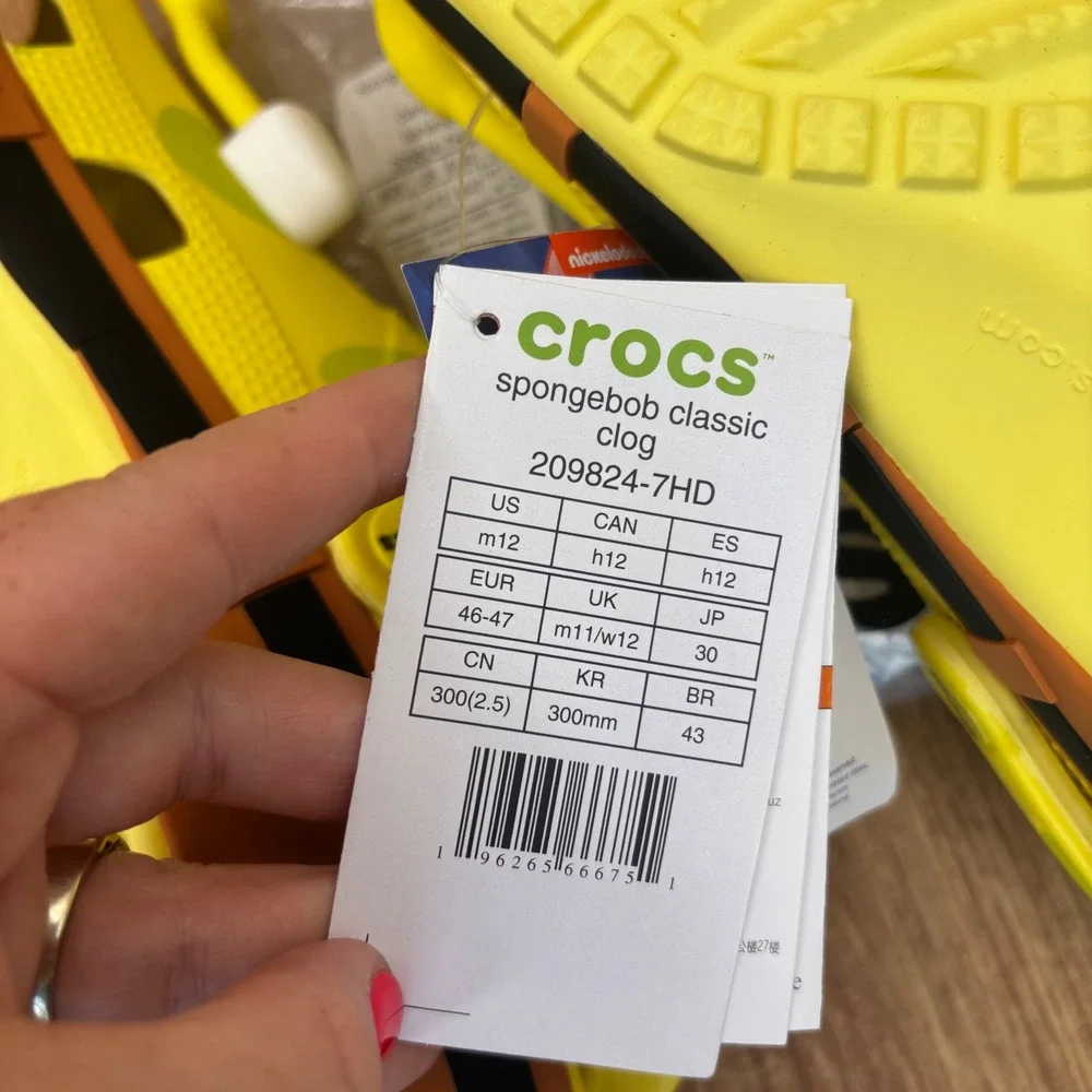 Crocs SpongeBob Classic Clog Mens Size 12 Yellow Nickelodeon 209824-7HD NEW